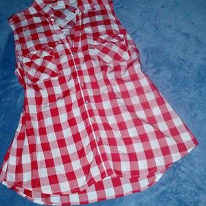 SLEEVELESS BUTTON DOWN sz XL